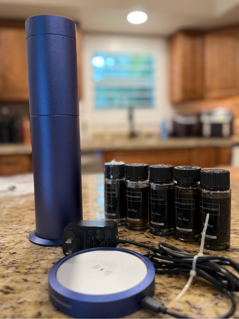 Aroma 360 Wireless Pro Scent Diffuser Bundle-blue+5 My Way Pro POD Oils